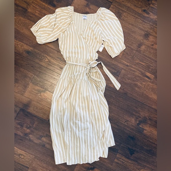 NWT Old Navy Wrap Dress - Picture 2 of 8